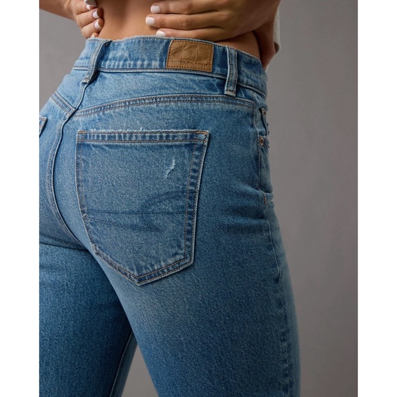 American Eagle Outfitters super high-rise, relaxed Blue Jeans 10R - Picture 11 of 12